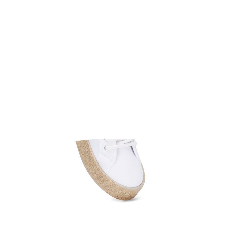 flat-andrea-mujer-83047
