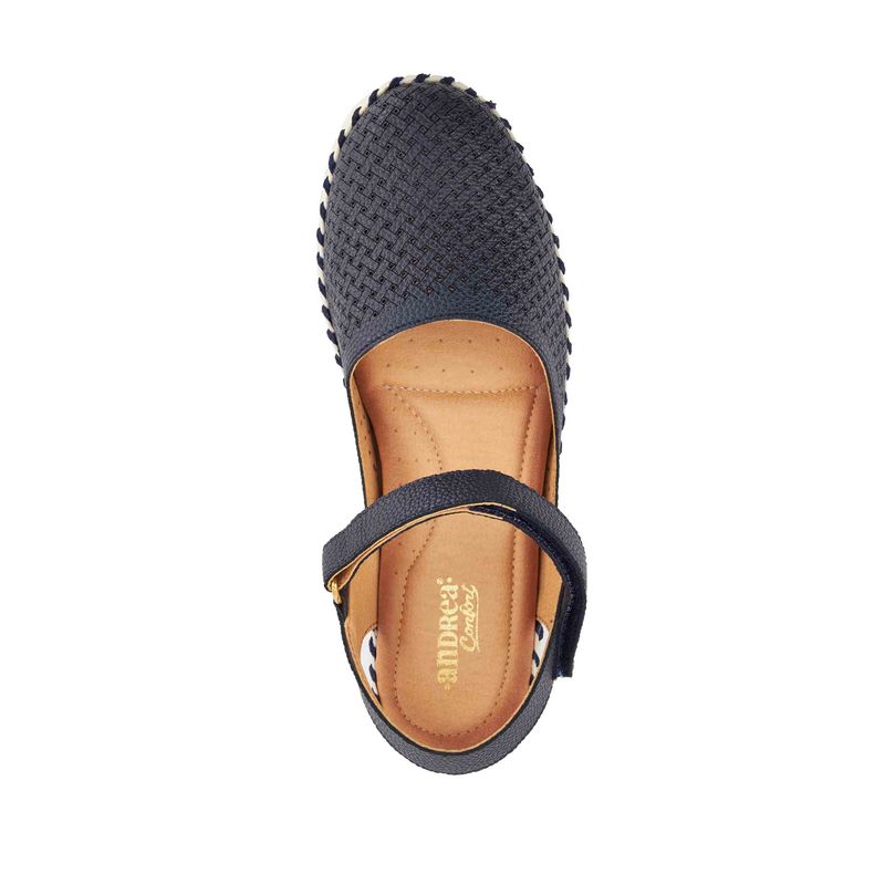 flat-andrea-mujer-67639