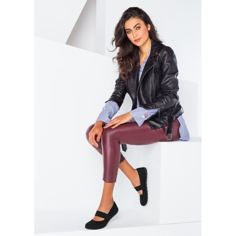 flat-andrea-mujer-894