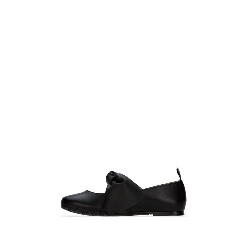 flat-andrea-girls-nina-1559