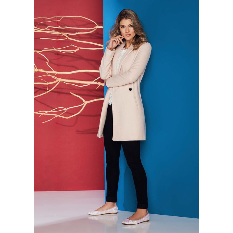 flat-andrea-mujer-3041