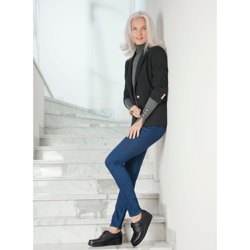 flat-andrea-mujer-3078