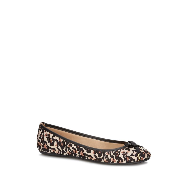 flat-andrea-mujer-5586