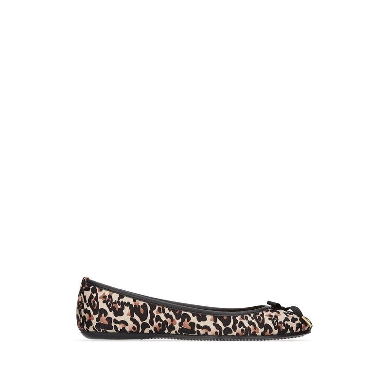 flat-andrea-mujer-5586