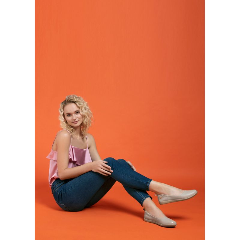 flat-andrea-mujer-89628