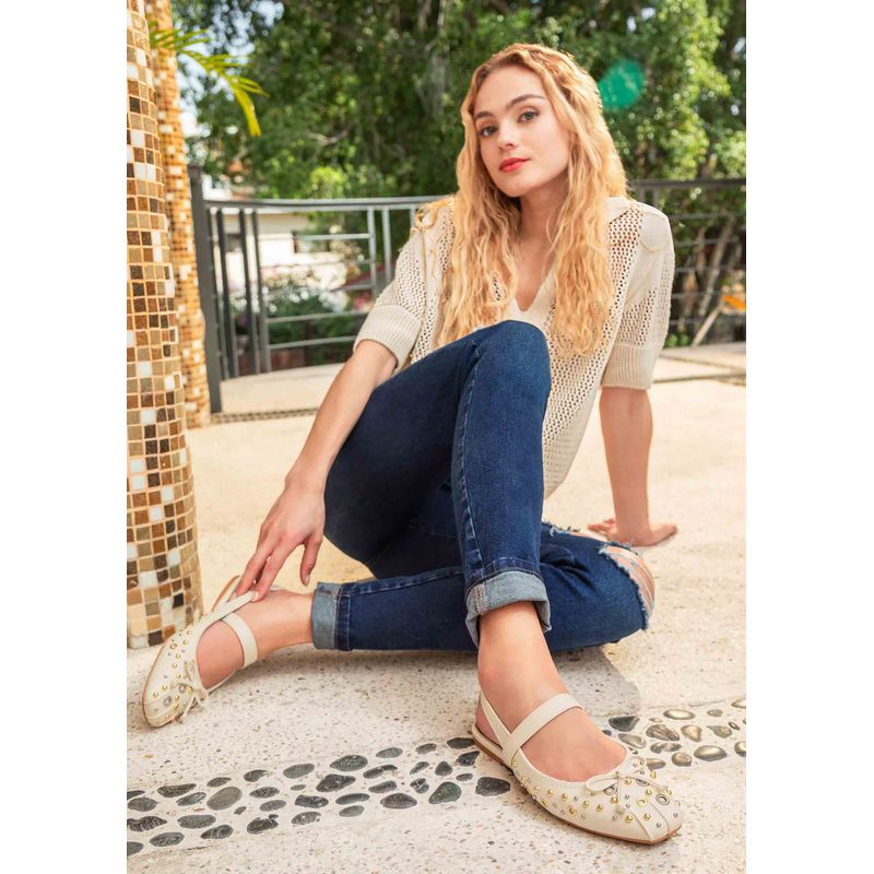 flat-andrea-mujer-87763