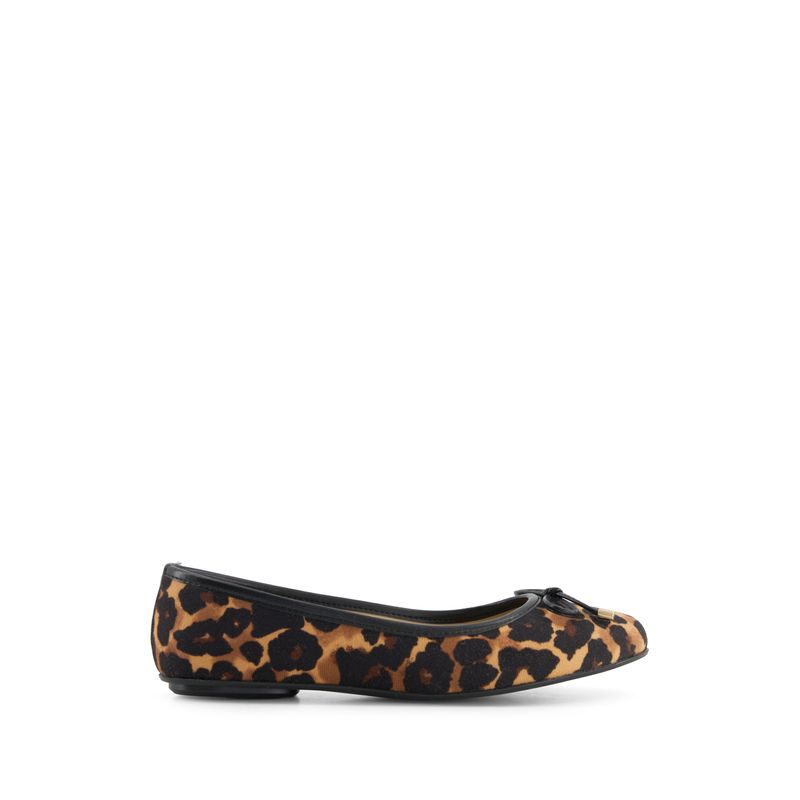 flat-andrea-mujer-89283