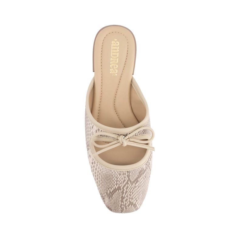 flat-andrea-mujer-89693