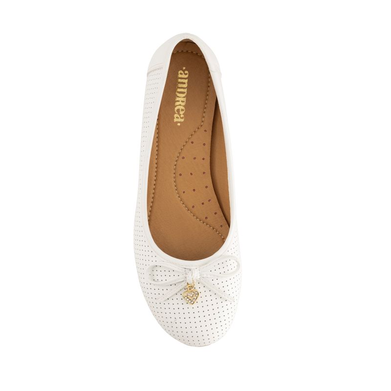 flat-andrea-mujer-69431